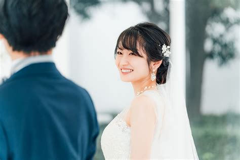 「自分が」好きな人と結婚、「自分のことを」好きな人と結婚…どっちが幸せ？ 30代女性たちの実話から考える オトナンサー