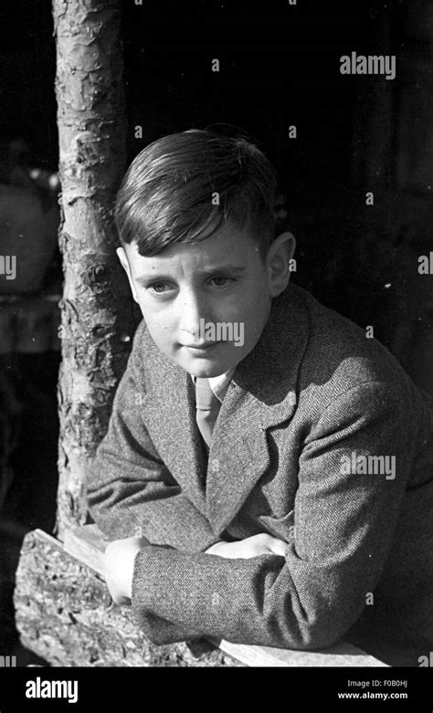 1940s Boy Hi Res Stock Photography And Images Alamy