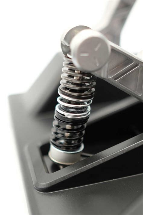 Thrustmaster T-LCM Pedals – Review – Simracing-PC