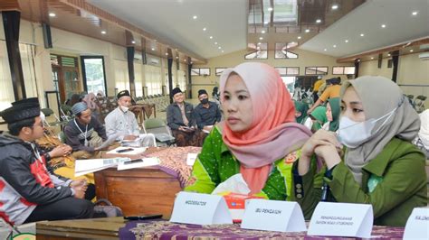 Nyai Hj Nur Sari As Adiyah Fawaid IKSASS SANTRI DAN ALUMNI PART 2