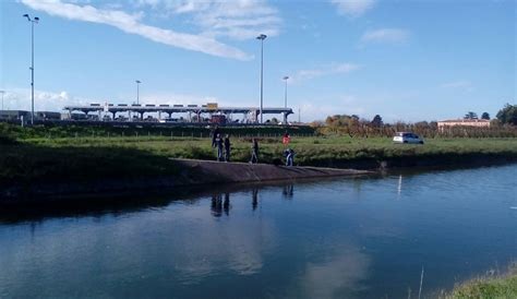 Ravenna Ritrovato Cadavere Nel Canale Mistero Video