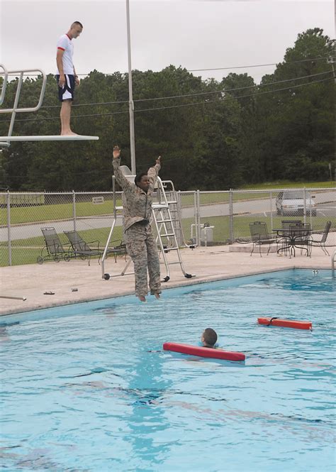 Swim Qual Marines Conduct Annual Training Marine Corps Logistics