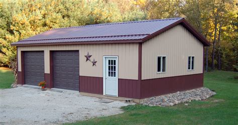 Two Tone Wainscot For Pole Barns And Pole Buildings