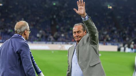 Schalke Legende Huub Stevens Deutliche Kritik An Ben Manga