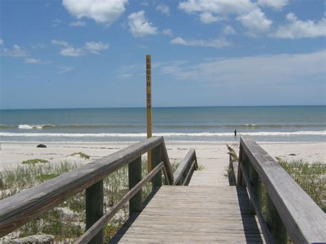 Old Cocoa Beach The Neighborhoods With Beach Bungaloes Along The