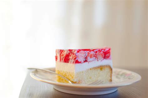Kostenloses Foto zum Thema: dessert, erdbeeren, kuchen