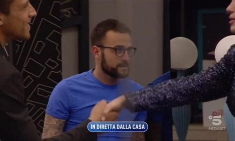 Grande Fratello Sui Social Spuntano Le Presunte Frasi Omofobe E