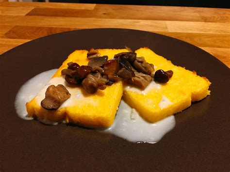 Polenta Al Forno Con Fonduta Al Gorgonzola E Funghi Gorgonzola Fonduta