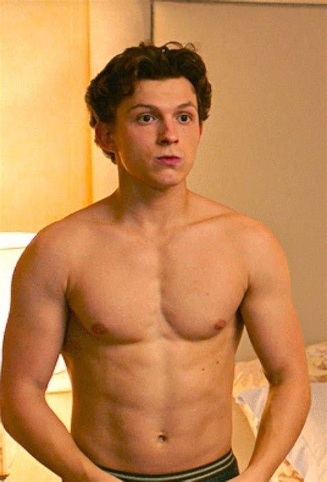 Pin by Emir Berk on Hızlı Kaydedilenler Tom holland abs Tom holland