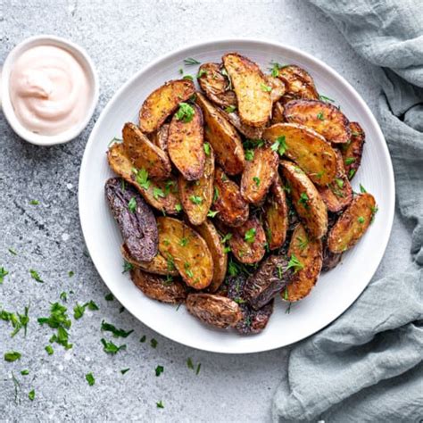 Roasted Fingerling Potatoes Easy Crispy Cubes N Juliennes