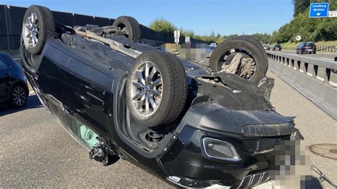 Auto überschlägt sich auf A1 bei Lenzburg AG Leichtverletzte und Stau