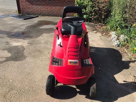 Honda Hydrostatic Ride On Lawn Mower In Shepshed