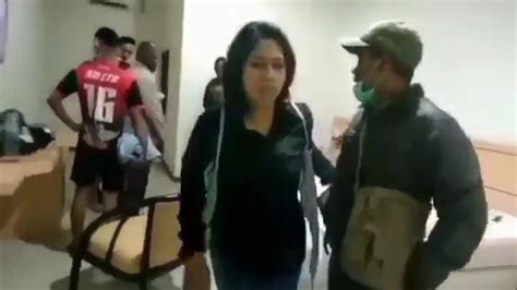 Istri Anggota TNI Selingkuh Di Kamar Hotel Viral Kamu Mesra Mesra