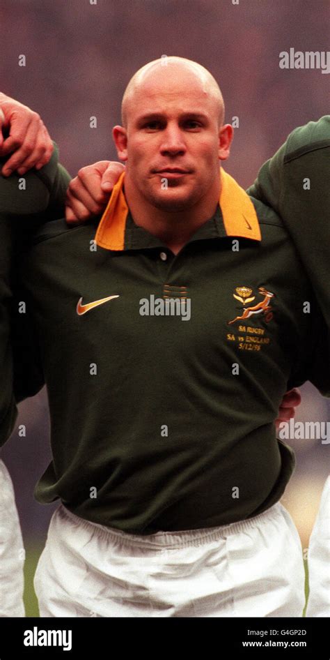 SOUTH AFRICAN RUGBY TEAM. PA NEWS PHOTO 18/12/98 JAMES DALTON OF THE SOUTHAFRICAN RUGBY TEAM ...