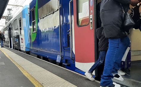 RER D les usagers de la branche sud réclament un état des lieux du