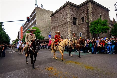 Destacada Participaci N De La Charrer A En El Desfile Militar