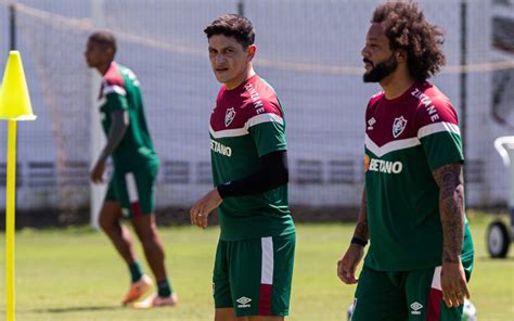 Arias Cano E Ganso Treinam Bola E Animam Fluminense Fluminense