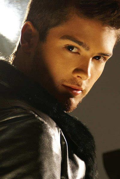 Giovane e bellissimo Andres Marcado conquisterà Hollywood Gay it