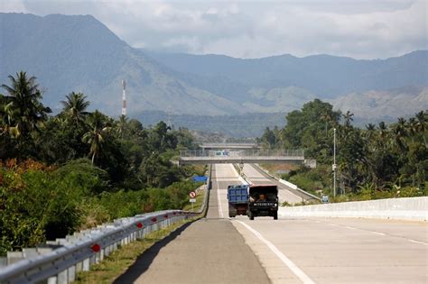 Sig Smgr Pasok Ribu Ton Semen Buat Proyek Tol Sigli Banda Aceh