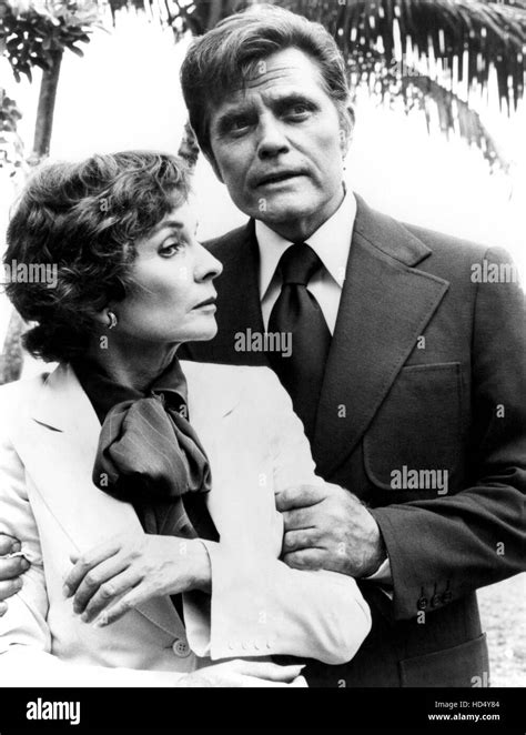 Hawaii Five O Jean Simmons Jack Lord La Cdp Sur Le Capot Saison