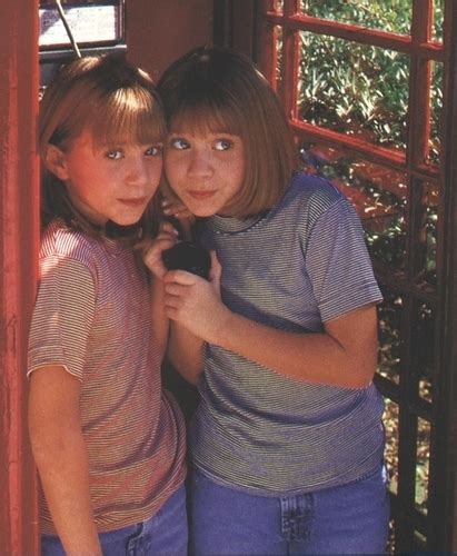 The Adventures Of Mary Kate And Ashley The Case Of The Mystery Cruise