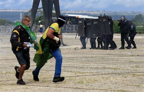 O que está acontecendo em Brasília Veja fotos e vídeos da invasão de