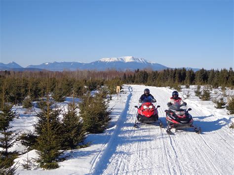 Maine Snowmobiling – Maine's largest snowmobiling website.