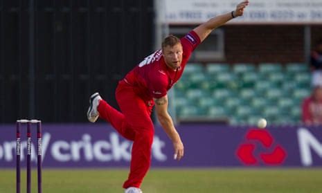 Andrew Flintoff tweets he is out of Lancashire match with calf injury ...