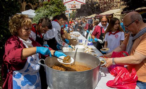 Los Logro Eses Cumplen El Voto A San Bernab Con Raciones De Toro