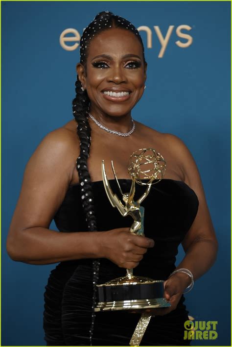 Abbott Elementarys Sheryl Lee Ralph Wins First Emmy Sings