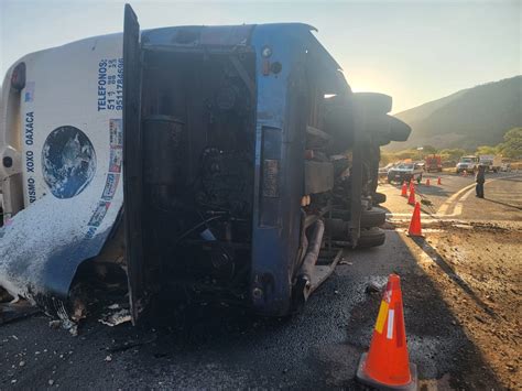 Mueren 18 En Accidente Carretero En La Cuacnopalan Oaxaca La Mayoría Migrantes De Venezuela Y