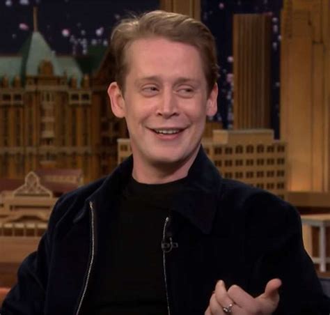 Macaulay Culkin Não Sabia Que O Irmão Foi Indicado Ao Globo De Ouro