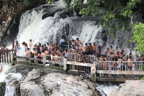 Tourists at Hogenakkal falls | MorungExpress | morungexpress.com