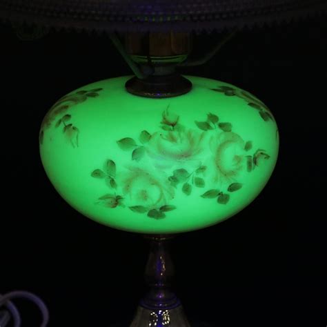 Fenton Burmese Glass Parlor Lamp With Hand Painted Roses 1974 Ebth