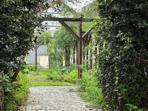 Secret Spots In Montmartre An Offbeat Guide To The E Arrondissement