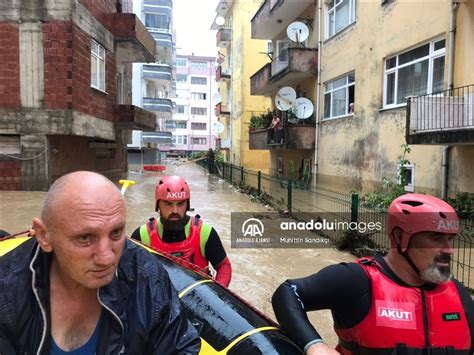 Artvin De Derenin Ta Mas Sonucu Baz Ev Ve I Yerlerini Su Bast