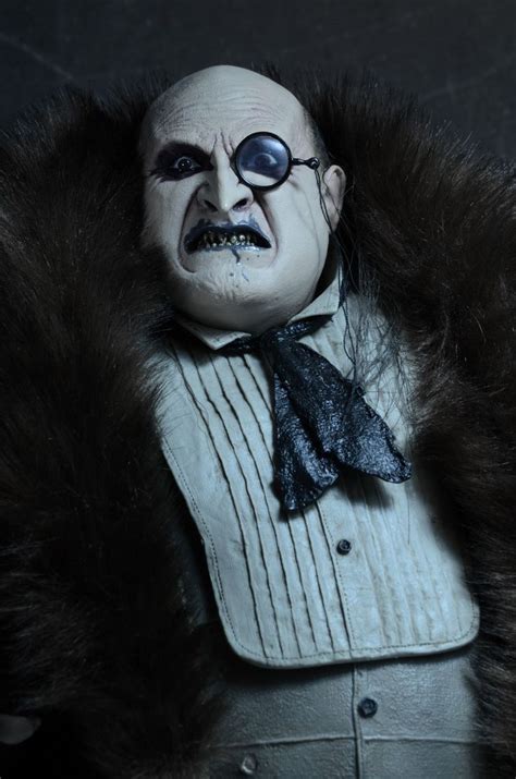 Closer Look Batman Returns Penguin Danny Devito 14 Scale Action