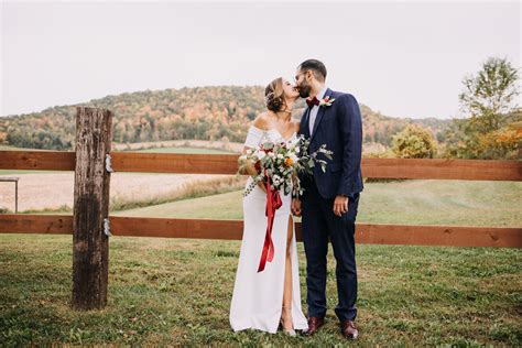 Hanna Aamed Nelson Stone Barn Wedding