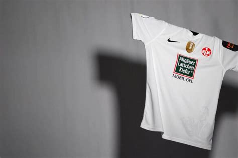 Corinthians Lan Ar Camisas Comemorativas Para C Ssio Drag Es Nas