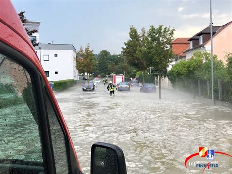 Unwetter Mit Hagel Sturm Und Starkregen Massiver Schaden Und