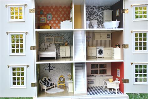 Heyday Living Extreme Home Makeover Dollhouse Edition