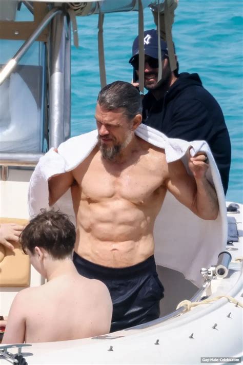 Matt Damon Nude Torso On A Yacht Paparazzi Photos Gay Male Celebs