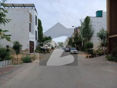 100 YARD RESIDENTIAL PLOT MOST PRIME LOCATION IN DHA KARACHI DHA Phase