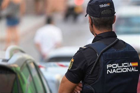 Detenidos Los Padres De La Bebé Abandonada En Una Calle De Málaga