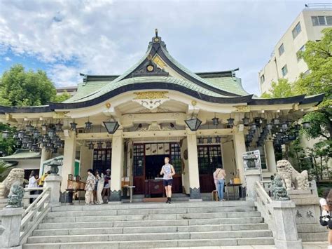 Namba Yasaka Shrine: A Guide to Osaka's Hidden Gem