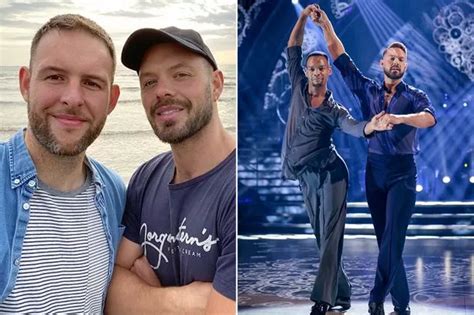 Abbey Clancy Showcases Washboard Abs In Tiny Bikini In Jaw Dropping Holiday Selfie Daily Star