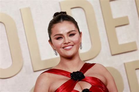 Selena Gomez Golden Globe Red Dress Cleavage Hot Celebs Home