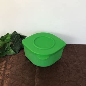 TUPPERWARE Fresh N Cool Container 5056 Green Etsy