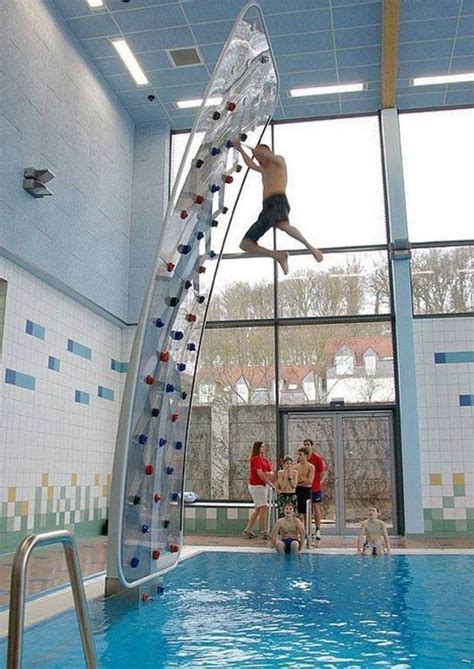 Хороший дизайнер не боится мыслить нестандартно | Rock climbing wall ...