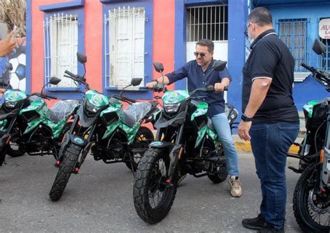 Integran nuevas patrullas y motocicletas a la Policía Municipal de